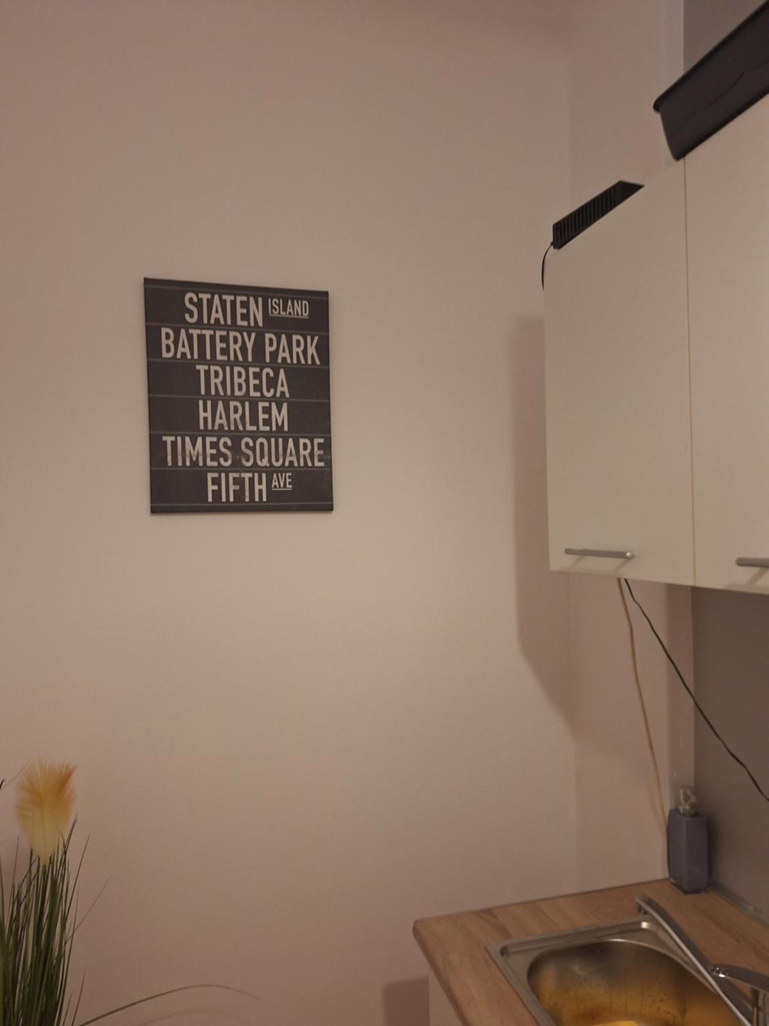 Regem Aleja Solidarnosci Varsovie Extérieur photo